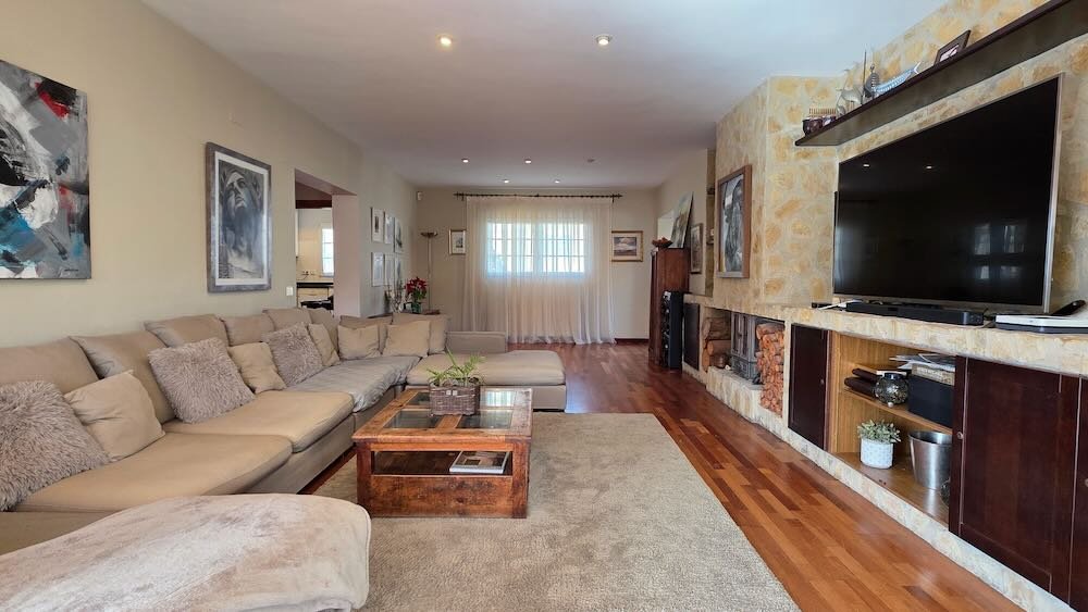 Property 2458 - Image 18